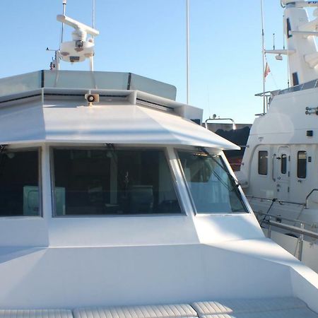 Your Own Private Yacht Hotell Sant Adrià de Besòs Exteriör bild