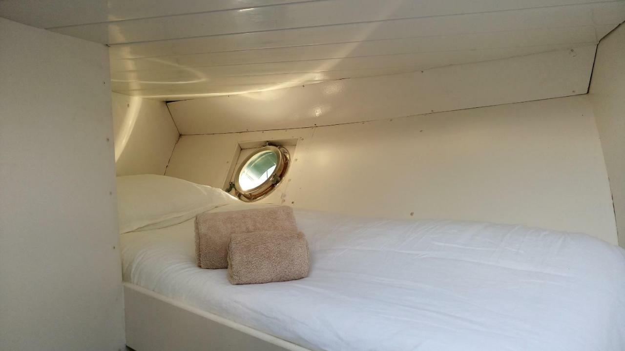 Your Own Private Yacht Hotell Sant Adrià de Besòs Exteriör bild