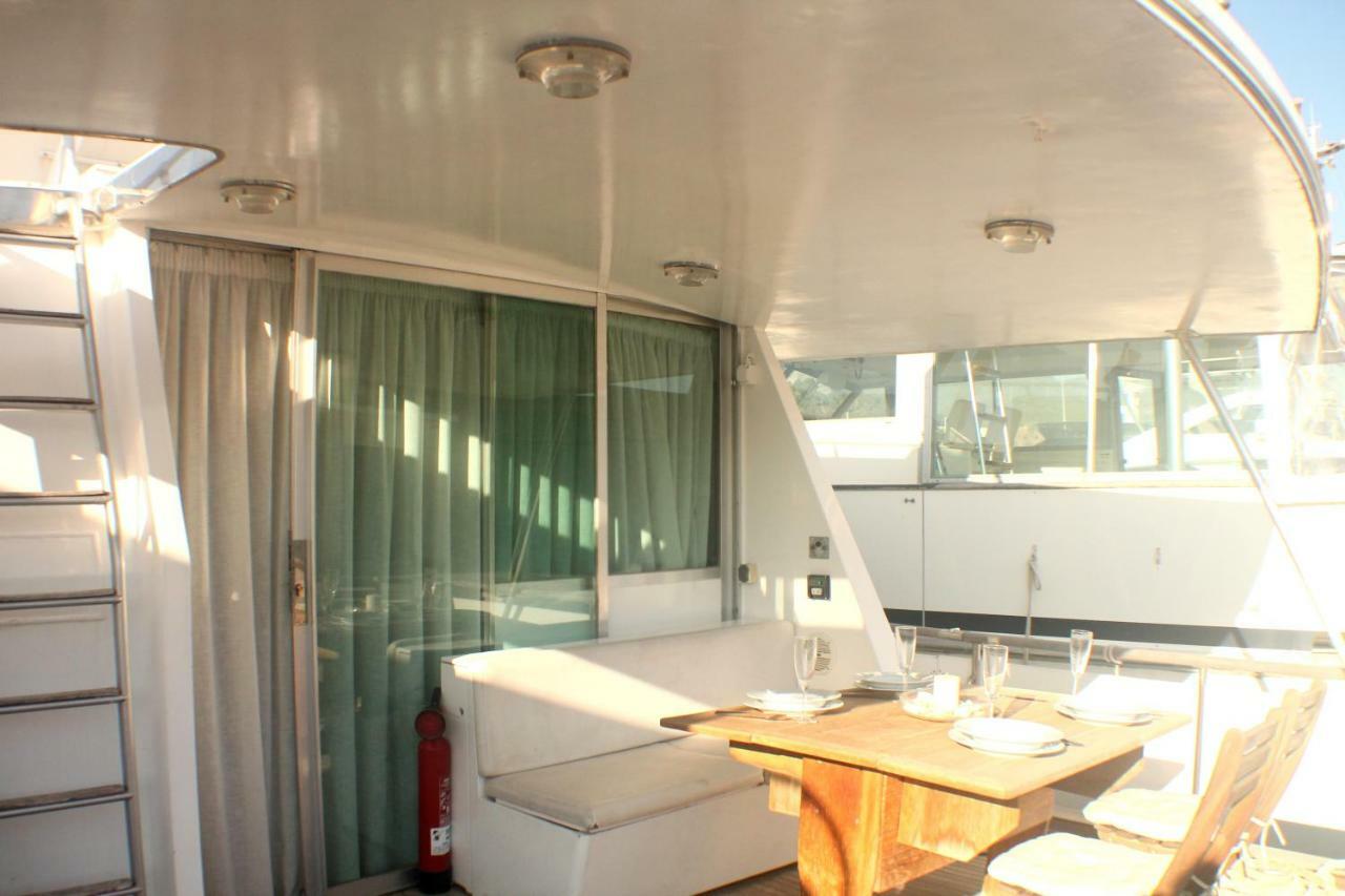 Your Own Private Yacht Hotell Sant Adrià de Besòs Exteriör bild